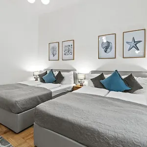 Close To Augarten, 5 Min Walk To U4 Friedensbruecke Viena